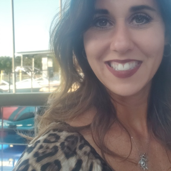 Meet your Posher, Dottie - Picture 2 of 2